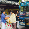 ആശിര്‍വാദ് ബസിനും ജീവനക്കാര്‍ക്കും നാട്ടുകാരുടെ ഹൃദ്യമായ വരവേല്‍പ്പ് 