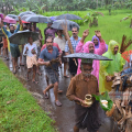 കലിയനെ വരവേറ്റ് വിളയാട്ടൂര്‍ -മൂട്ടപ്പറമ്പ് നിവാസികള്‍