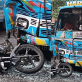 പേരാമ്പ്രയില്‍ ബൈക്ക് ബസ്സില്‍ ഇടിച്ച് യുവാവിന് പരിക്ക്