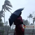 കേരളാ തീരത്ത് ശക്തമായ കാറ്റ്, മഴ കനക്കും ; കണ്ണൂർ ഉൾപ്പെടെ 5 ജില്ലകളിൽ പ്രത്യേക മുന്നറിയിപ്പ്