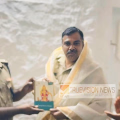 കൂത്ത്പറമ്പ് അസി.പൊലീസ് കമ്മീഷണർ എം.പി ആസാദിന് ശബരിമലയിൽ ആദരം