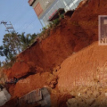 ദേശീയപാത പ്രവൃത്തി നടക്കുന്നതിനിടെ തളിപ്പറമ്പ് കുപ്പത്ത് വൻ മണ്ണിടിച്ചിൽ ; ആർക്കും പരിക്കില്ല.
