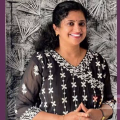 തലശ്ശേരിക്ക് അഭിമാനം ; അജിന സന്തോഷിന് ഡൽഹി കേരള റീഡേഴ്സ് ഫോറം അവാർഡ്