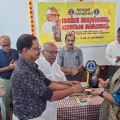 തലശേരി സിഗ്നലേഴ്സ് ഏർപ്പെടുത്തിയ പ്രഥമ കോവിലൻ പുരസ്ക്കാരം മേലൂരിലെ ഷീലാ ജയപ്രകാശിന് സമ്മാനിച്ചു.