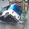 രാവിലെ സ്കൂളിലേക്ക് പോകവേ അപകടം ;  ഓട്ടോ മറിഞ്ഞ് 7 കുട്ടികൾക്ക് പരിക്ക്