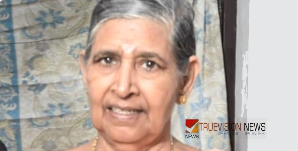 തീക്കുനി ചൂളായിൽ ഗൗരി അന്തരിച്ചു