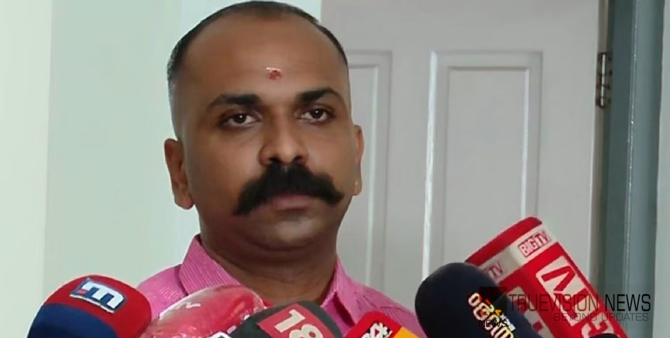 തൃശൂർ ബിജെപി ഓഫീസിൽ 25 കോടിയുടെ കള്ളപ്പണമെത്തി; നേതൃത്വത്തെ അറിയിച്ചിട്ട് നടപടിയെടുത്തില്ലെന്ന് ബിജെപി നേതാവ് അക്ഷയ്