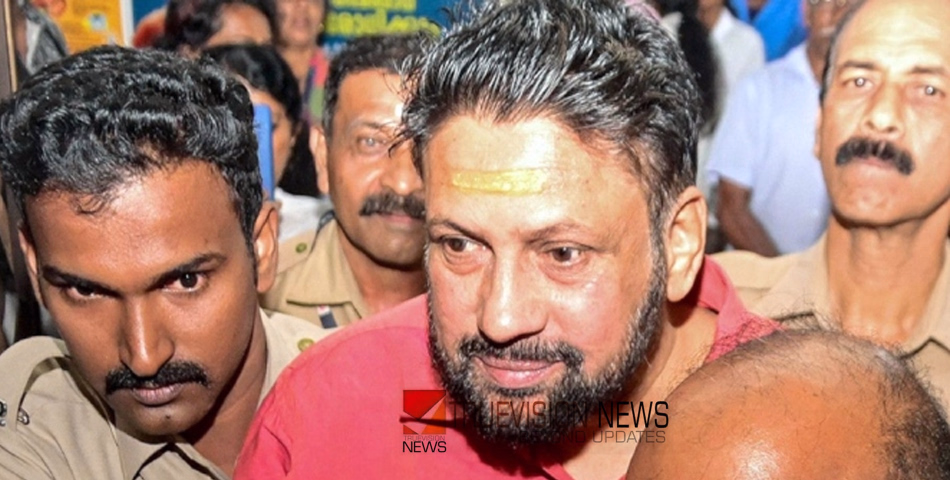 ശബരിമല തന്ത്രിസ്ഥാനം: കണ്ഠരര് രാജീവര് തുടരുന്നതിൽ തിരുവിതാംകൂർ ദേവസ്വം ബോർഡ് തീരുമാനം ഇന്ന്