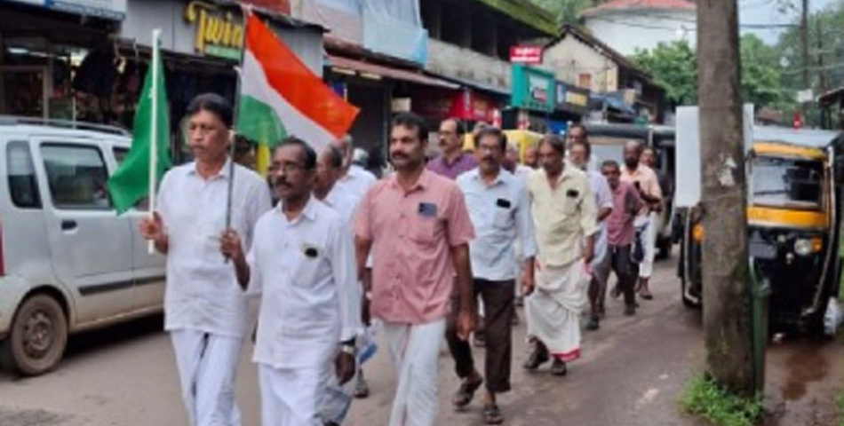 ഡൽഹിയിലെ അതിക്രമം; ഇരിങ്ങണ്ണൂരിൽ യു.ഡി.എഫ് പ്രതിഷേധ പ്രകടനം നടത്തി 