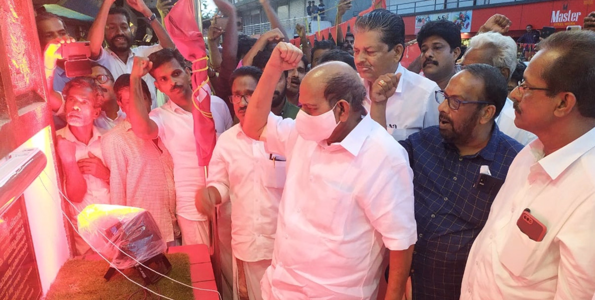 എകെജി മന്ദിരം നാടിന് സമർപ്പിച്ചു; പുറമേരിയിൽ എകെജി മന്ദിരം കോടിയേരി നാടിന് സമർപ്പിച്ചു 