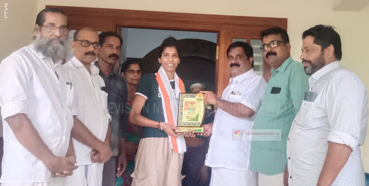 അബിത അനില്‍കുമാറിന് കോണ്‍ഗ്രസ് കമ്മിറ്റിയുടെ അനുമോദനം
