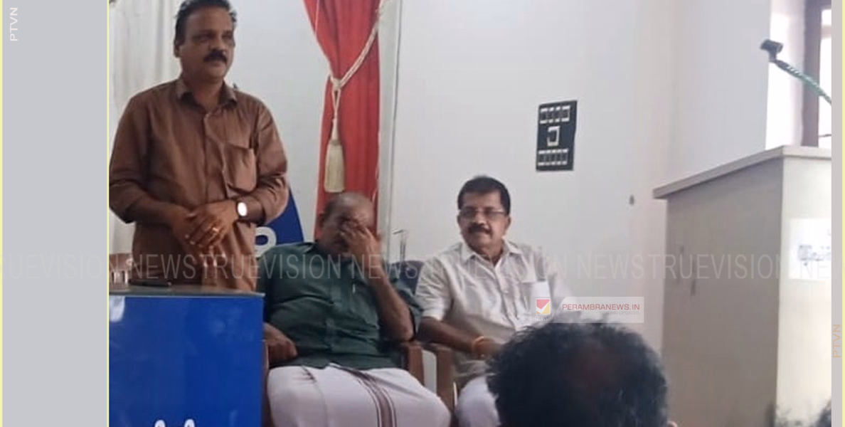 എകെആര്‍ആര്‍ഡിഎ ഭാരവാഹികളും മേപ്പയ്യൂര്‍ സിഐടിയു കയറ്റിറക്ക് തൊഴിലാളികളുമായി ചേര്‍ന്ന് ചര്‍ച്ച നടത്തി